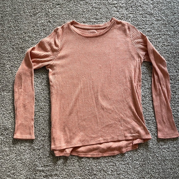 American Eagle Coral Sweater - Picture 1 of 3